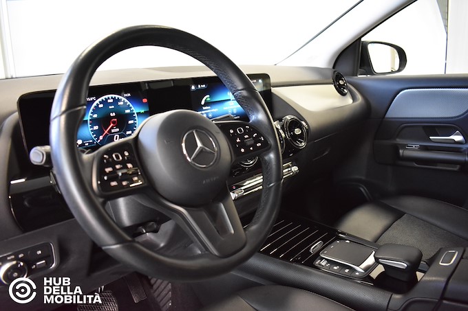 MERCEDES-BENZ GLA 180 Automatic Business Extra